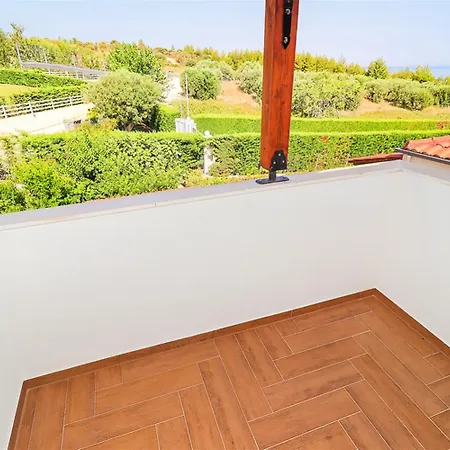 Nyaraló Marina Pool 3 Bedrooms 8 Guests Hanióti