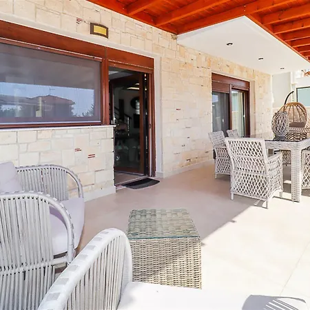 Nyaraló Marina Pool 3 Bedrooms 8 Guests Hanióti