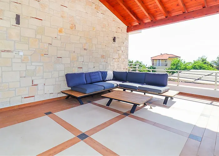 Marina Pool 3 Bedrooms 8 Guests Casa de Férias Chaniotis