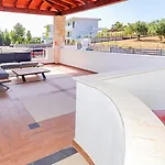 Marina Pool 3 Bedrooms 8 Guests 卡尼奥提