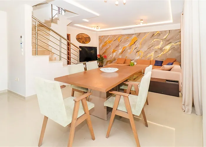 Marina Pool 3 Bedrooms 8 Guests Chanioti