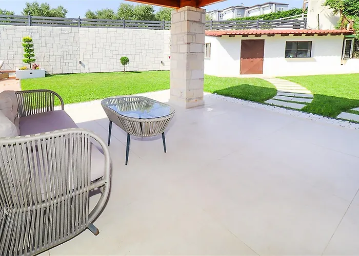 Marina Pool 3 Bedrooms 8 Guests *
