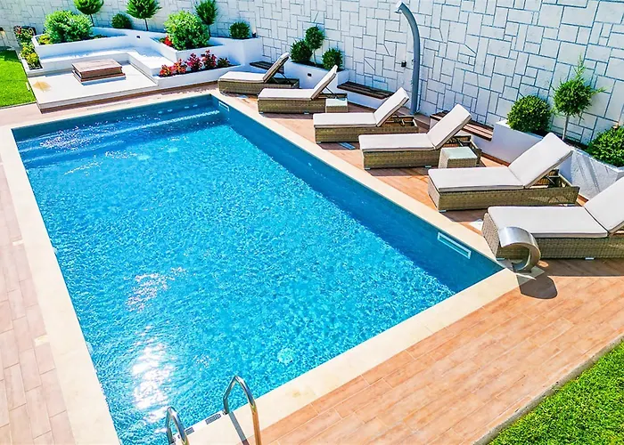 Marina Pool 3 Bedrooms 8 Guests Prázdninový dům *