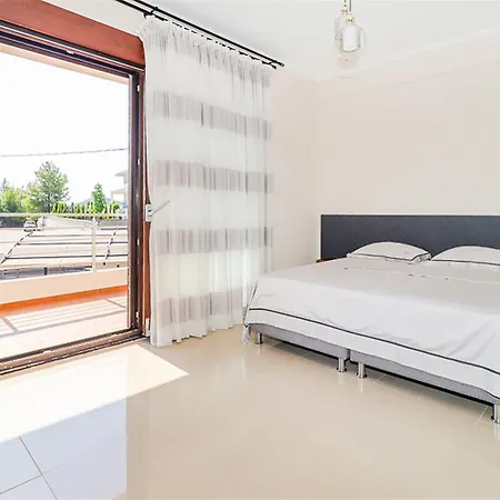 Marina Pool 3 Bedrooms 8 Guests Ханиоти