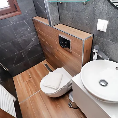 Marina Pool 3 Bedrooms 8 Guests