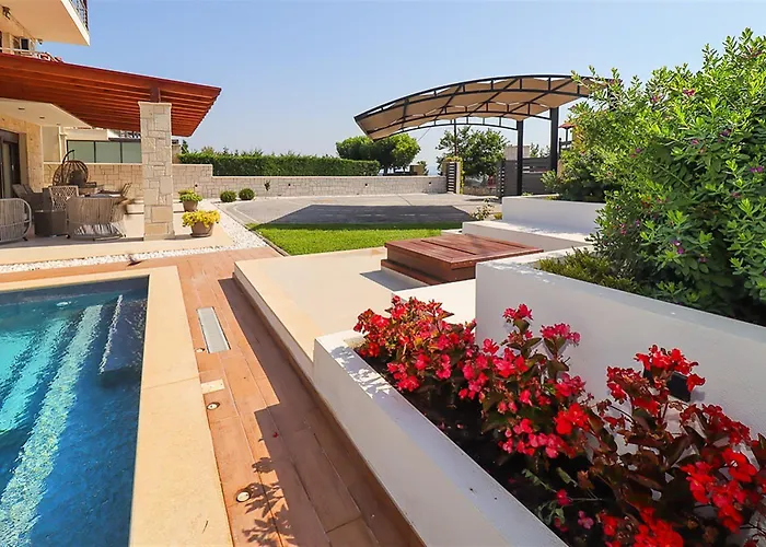 Casa vacanze Marina Pool 3 Bedrooms 8 Guests Hanioti