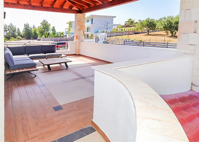 Marina Pool 3 Bedrooms 8 Guests Hanioti